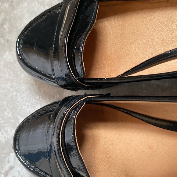 Perfect ALDO flats!!! Worn once for work!! Like new condition! Give them a home - Picture 5 of 10